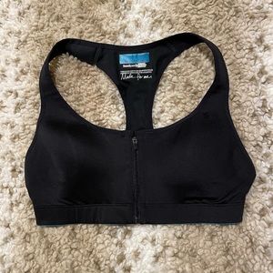 CLOSING SALE! Top Under Armour